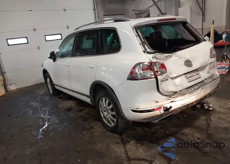 2013 Volkswagen Touareg Tdi Lux z USA, uszkodzony, nr VIN WVGEP9BP3DD011102